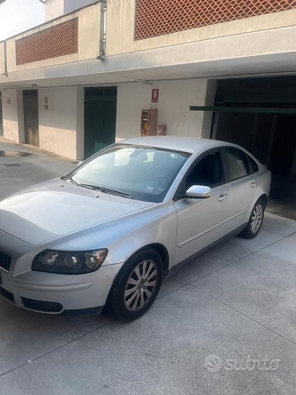 Grigio Usata 2005 Volvo S40 Tre volumi | 3200 € (Super prezzo) - Immagine 1/4