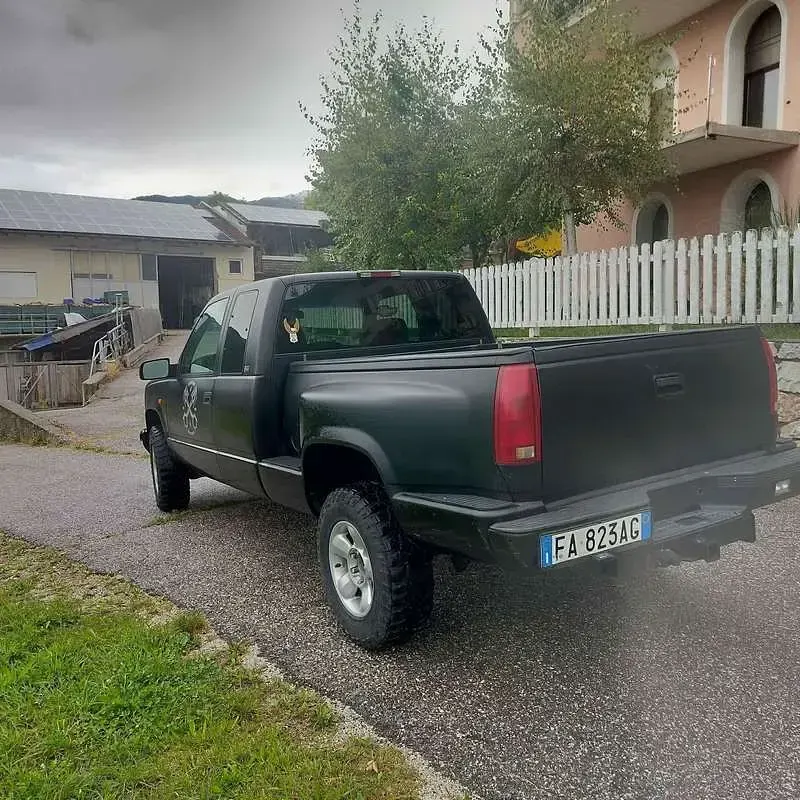 Usata Chevrolet Silverado Sport 230 CV (169 kW) 1996 Nero SUV