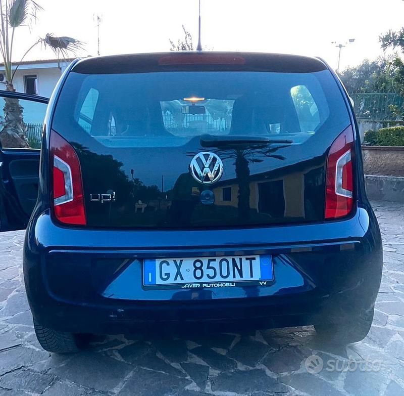 Usata VW up! CLUB 2015 Blu Utilitaria
