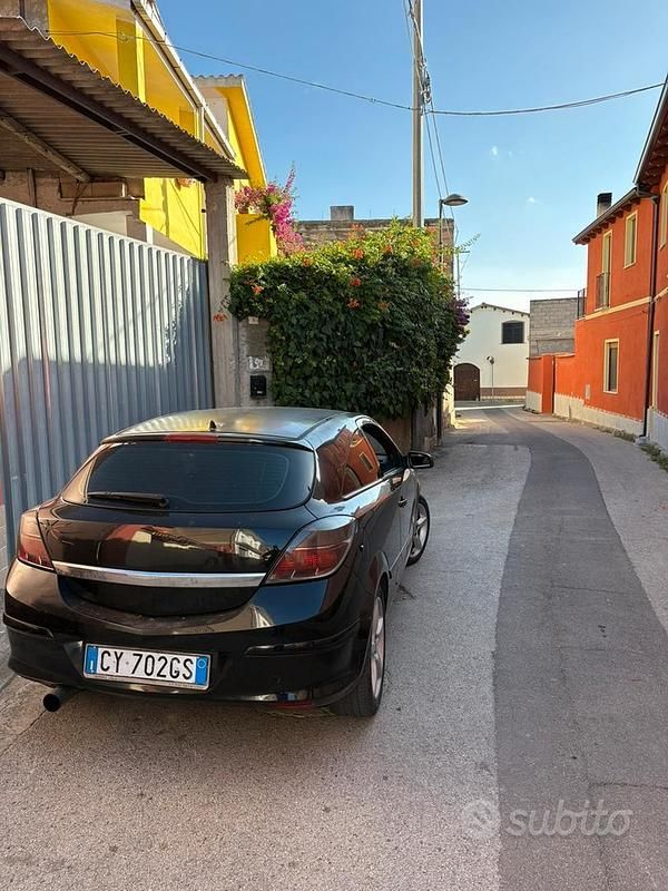 Usata Opel Astra GTC 150 CV (110 kW) 2005 Coupé