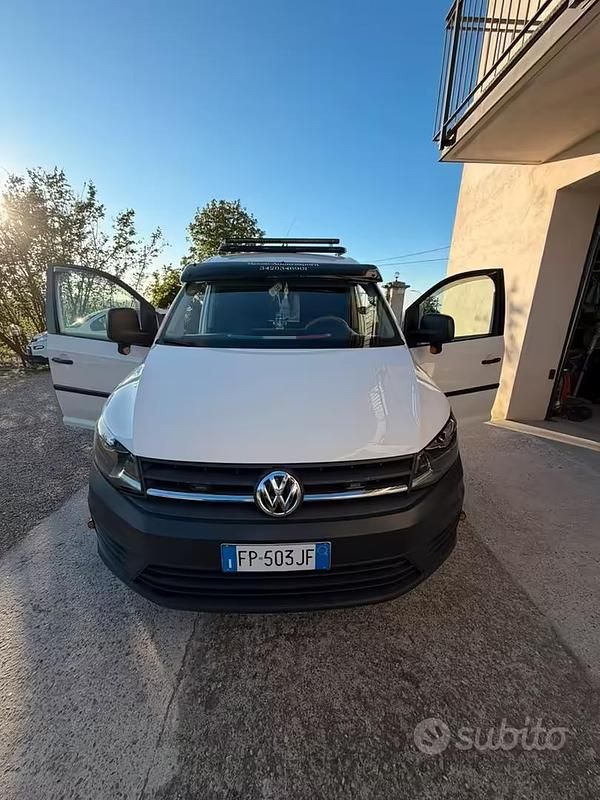 Usata VW Caddy 102 CV (75 kW) 2018 Bianco Monovolume