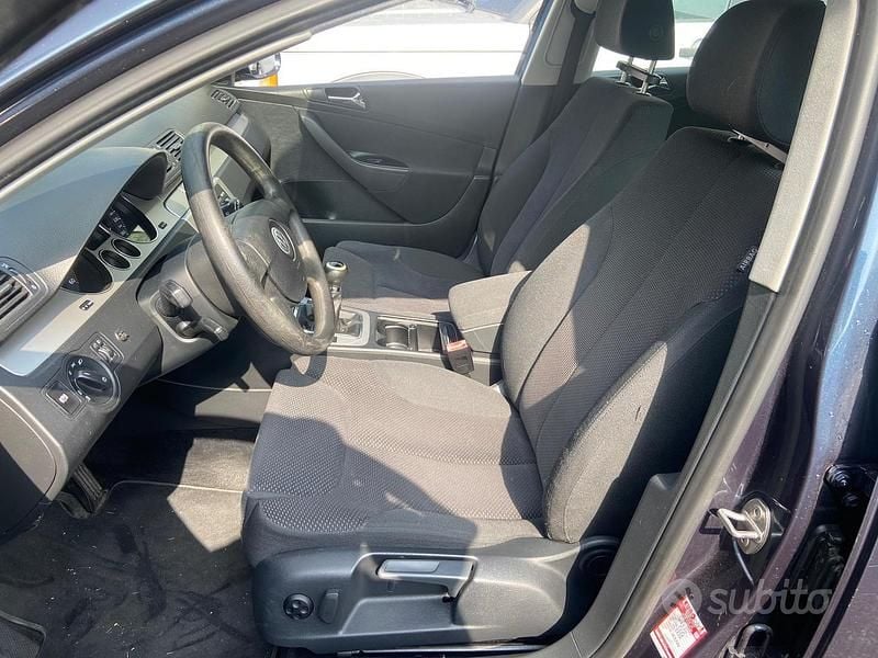 Usata VW Passat Comfortline 105 CV (77 kW) 2007 Blu Station wagon