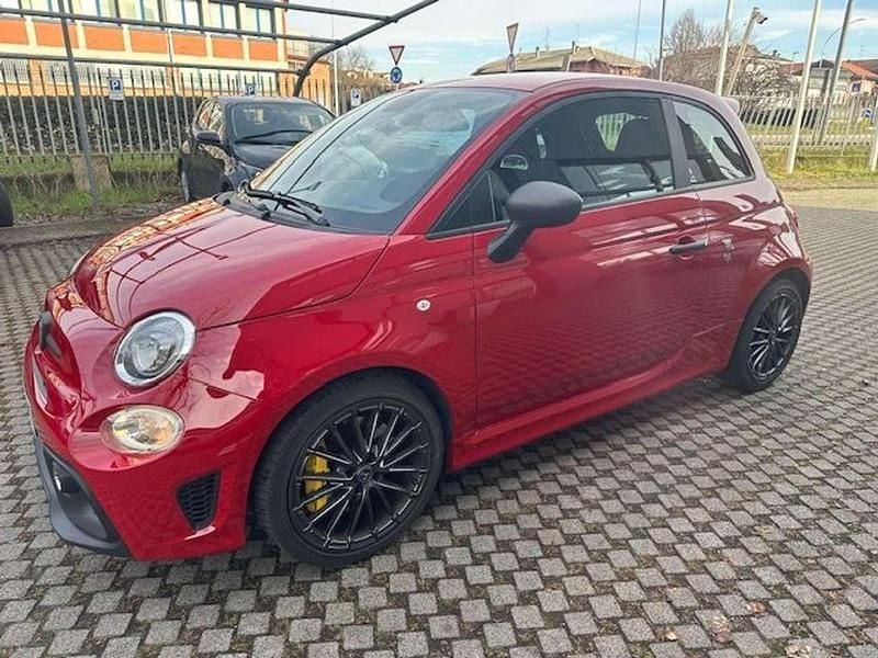 Usata Abarth 695 179 CV (131 kW) 2024 Rosso Utilitaria
