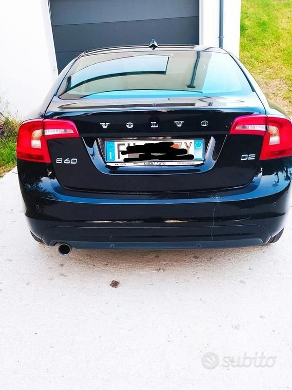 Usata Volvo S60 120 CV (88 kW) 2017 Nero Berlina