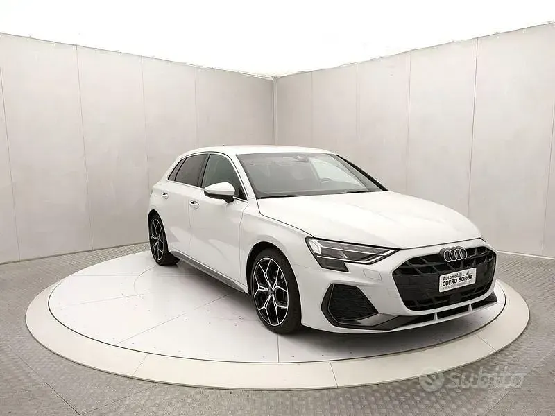 Usata Audi A3 S-Line 150 CV (110 kW) 2024 Bianco Berlina