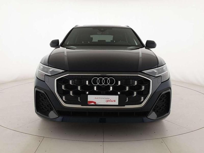 Usata Audi Q8 S-Line 286 CV (210 kW) 2024 Blu waitomo metallizzato SUV
