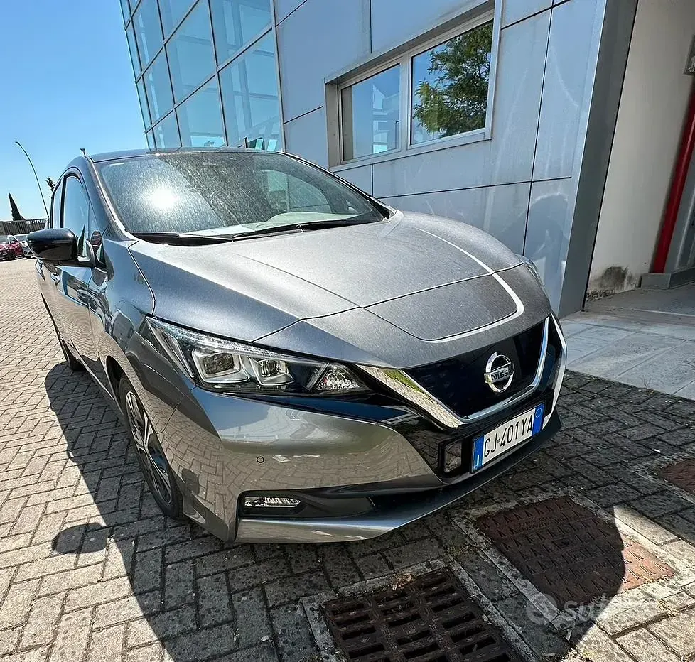 Usata Nissan Leaf N-Connecta 89 kW (122 CV) 2022 Grigio Utilitaria