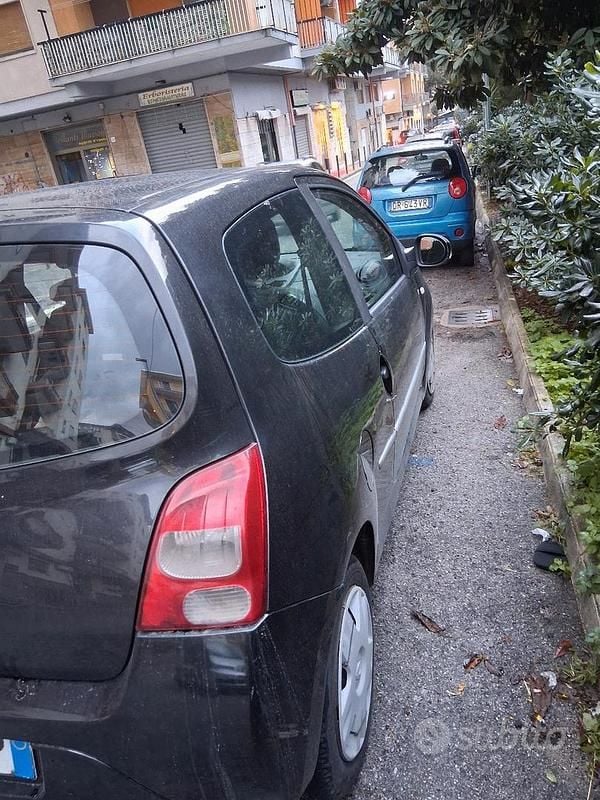 Usado Renault Twingo 75 CV (55 kW) 2010 Negro Utilitario