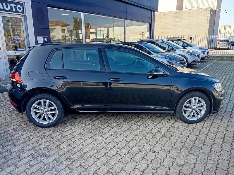 Usata VW Golf VII Business 116 CV (85 kW) 2019 Nero perla Berlina