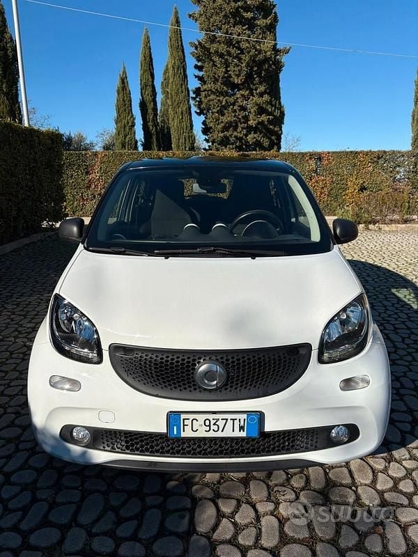 Usata Smart ForFour Passion 71 CV (52 kW) 2016 Bianco Utilitaria