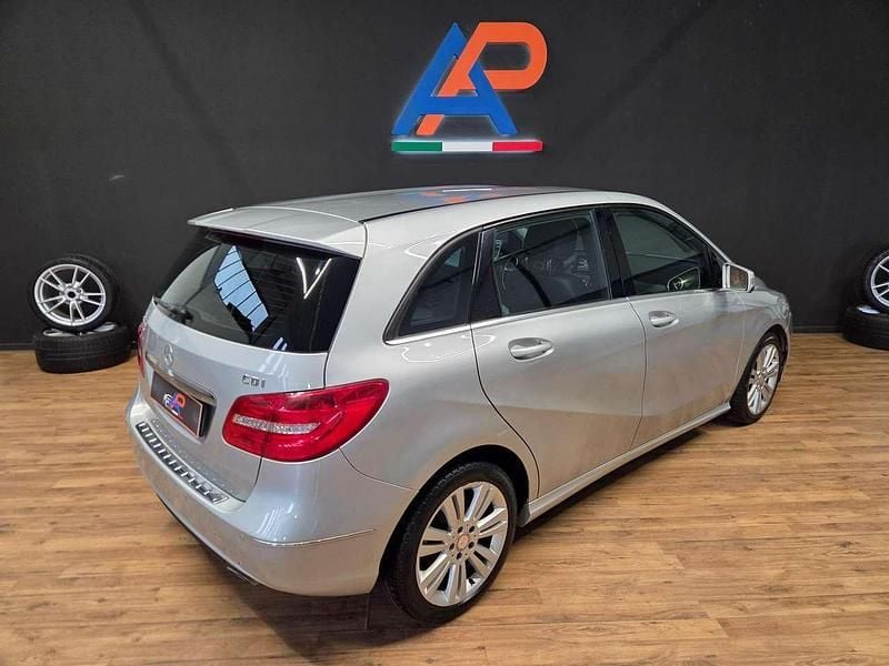 Usata Mercedes B200 Premium 136 CV (100 kW) 2014 Argento Monovolume
