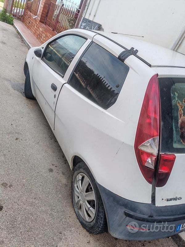 Usata Fiat Punto 69 CV (50 kW) 2005 Utilitaria