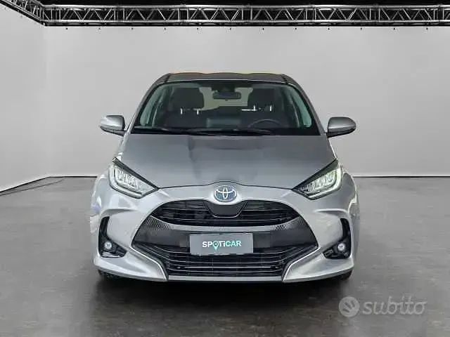 Second-hand Toyota Yaris Hybrid Trend 92 CP (67 kW) 2022 Maro Berlinǎ