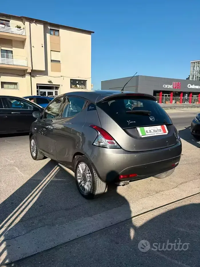 Usata Lancia Ypsilon S 95 CV (69 kW) 2012 Marrone Utilitaria