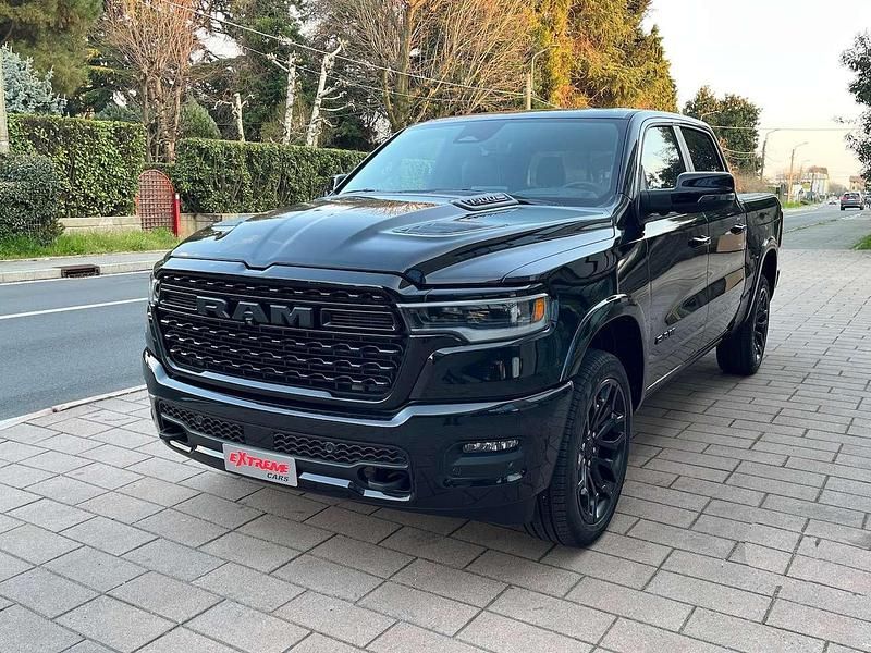Nuova RAM 1500 547 CV (402 kW) 2025 Diamond black met. Pick-up