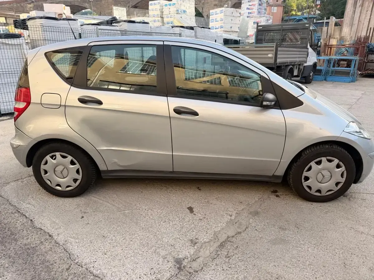 Usata Mercedes A150 Avantgarde 95 CV (69 kW) 2006 Argento Berlina