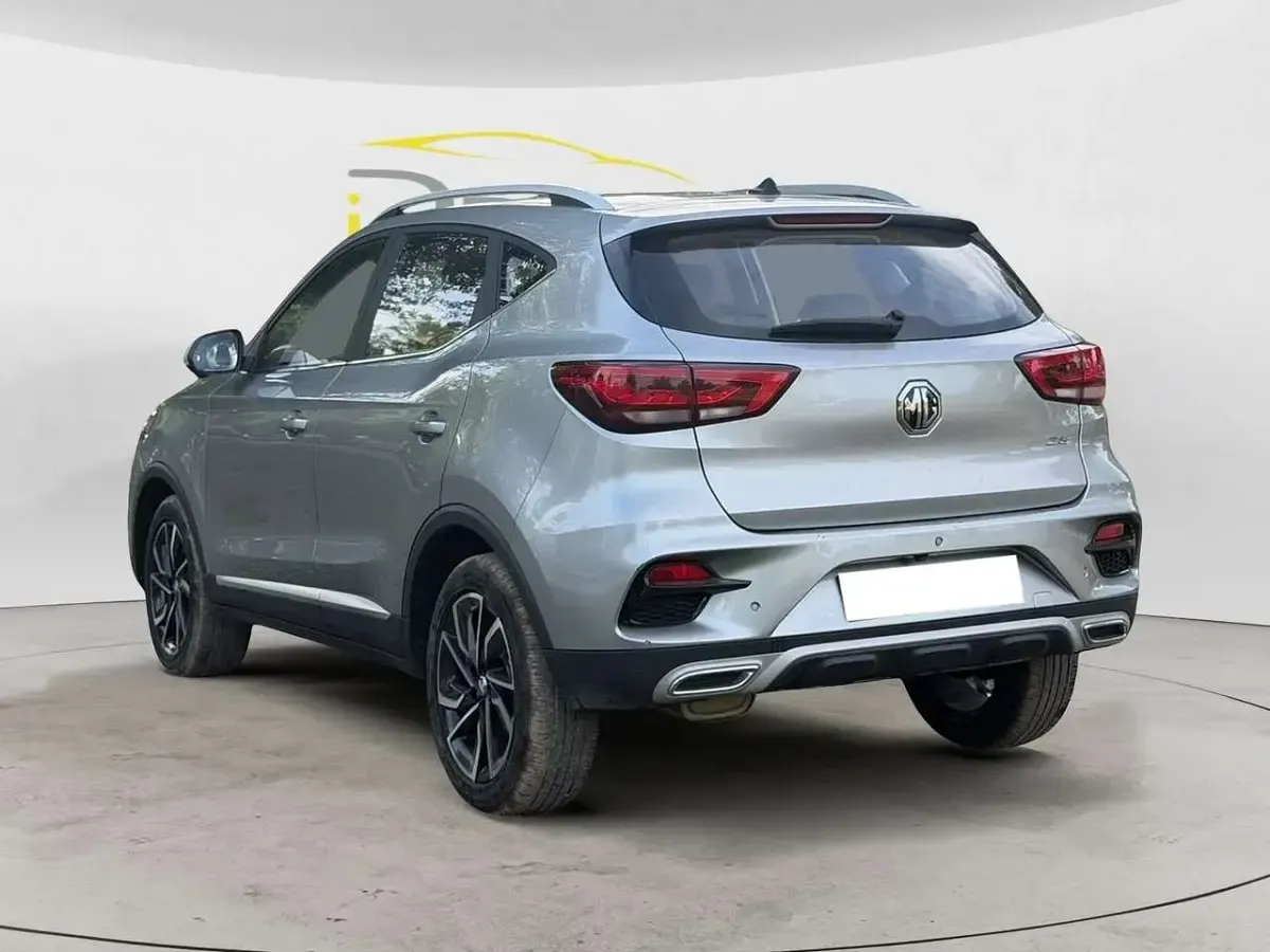 Usata MG ZS Luxury 106 CV (77 kW) 2024 Argento SUV