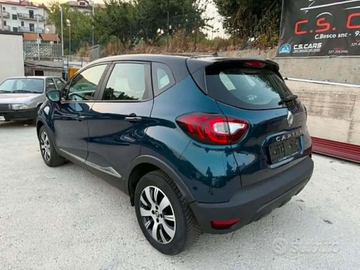 Usata Renault Captur Zen 90 CV (66 kW) 2018 Bluazzurro SUV