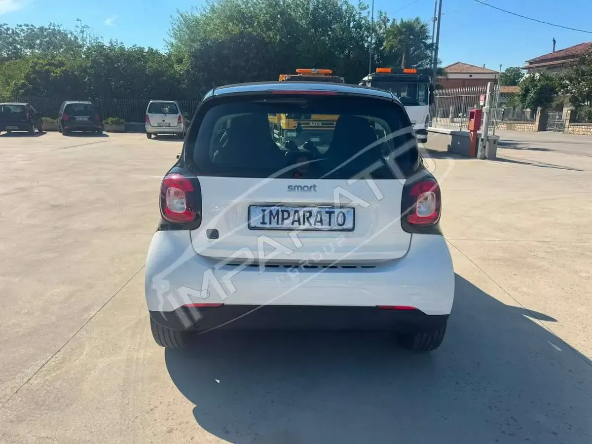 Usata Smart ForTwo Coupé Passion 60 kW (82 CV) 2022 Bianco Utilitaria