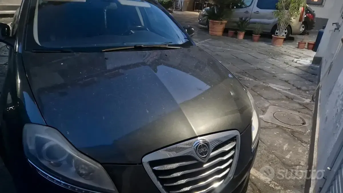 Usata Lancia Delta 103 CV (75 kW) 2014 Grigio Utilitaria
