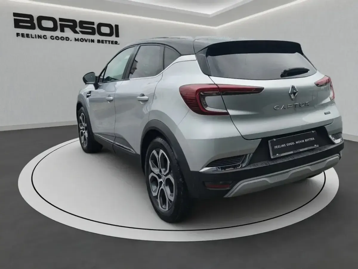 Käytetty Renault Captur Techno 94 HP (69 kW) 2023 Harmaa Katumaasturi