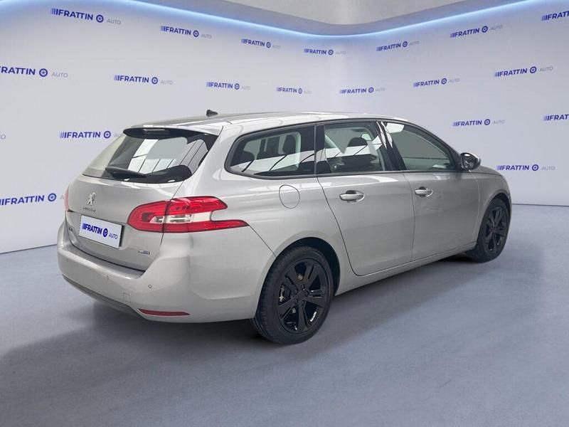 Usado Peugeot 308 Allure 120 CV (88 kW) 2016 Gris Familiar