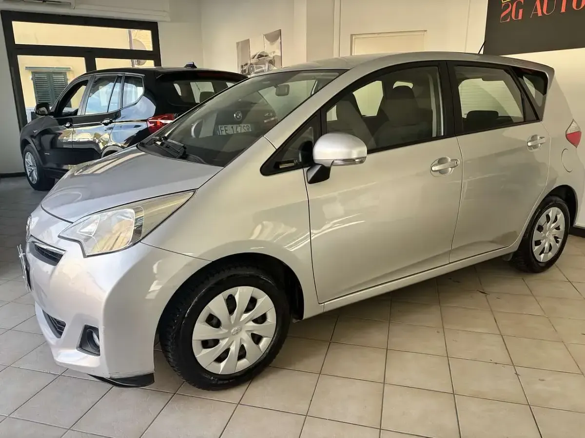 Usata Toyota Verso-S 99 CV (72 kW) 2011 Other Monovolume