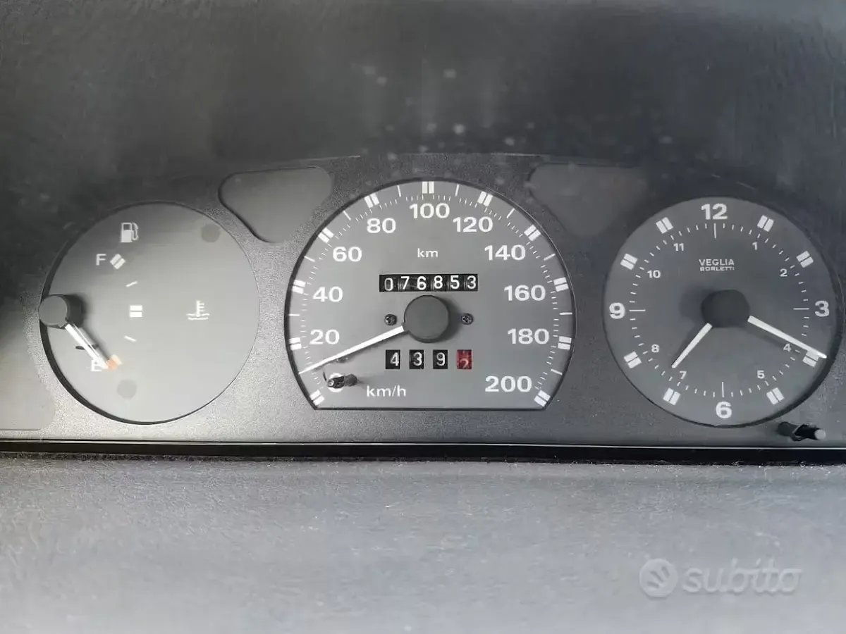 Begagnad Fiat Punto 54 HK (39 kW) 1998 Röd Sedan