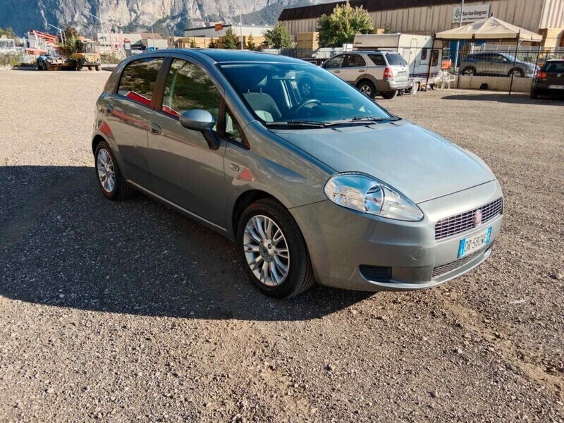 Usato 2009 Fiat Grande Punto 1.2 Benzin 65 CV (3.999 €)