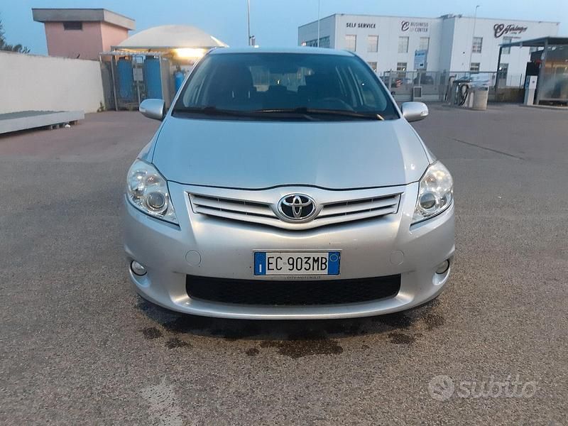 Usata Toyota Auris 90 CV (66 kW) 2011 Berlina