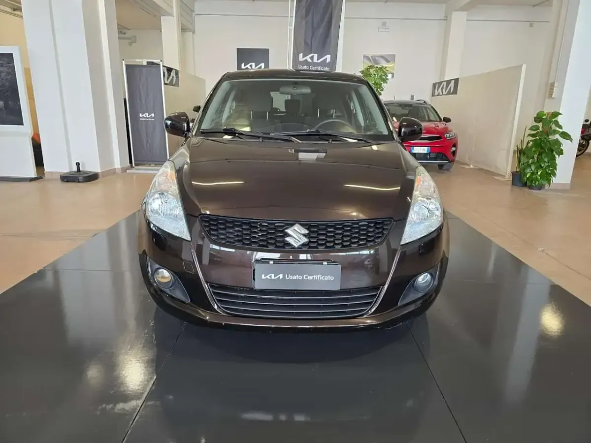 Usata Suzuki Swift GL 75 CV (55 kW) 2013 Marrone Utilitaria