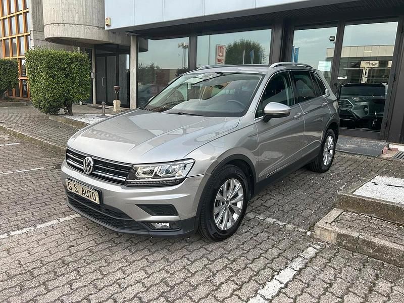 Grigio Usata 2020 VW Tiguan Business SUV | 18.900 € - Immagine 1/4