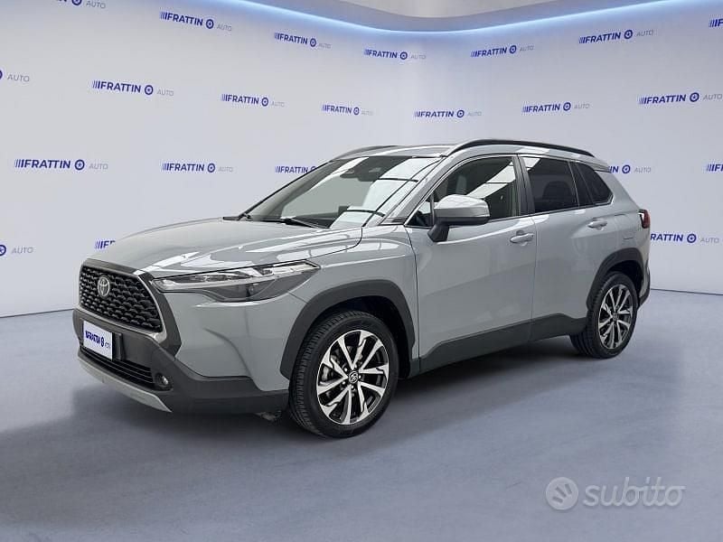 Grigio Usata 2025 Toyota Corolla Cross Lounge SUV | 29.990 € (Super prezzo) - Immagine 1/4