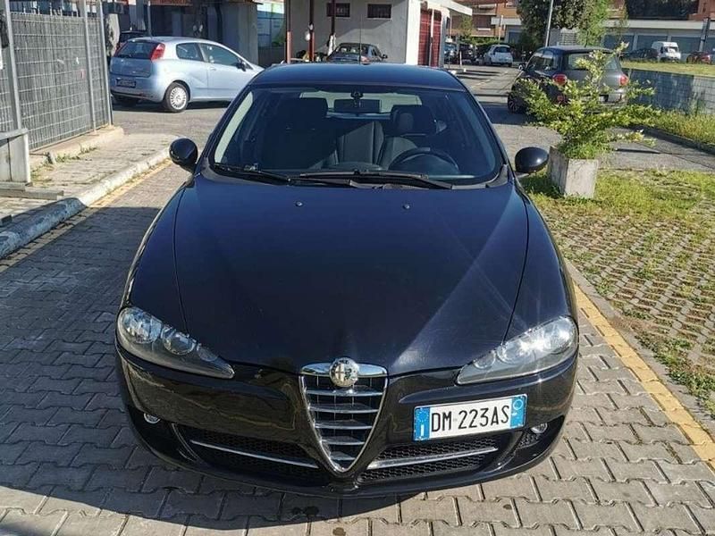 Usata Alfa Romeo 147 120 CV (88 kW) 2008 Nero Utilitaria