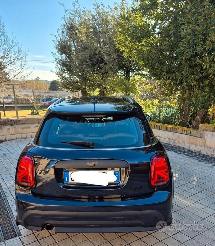 Begagnad Mini ONE 136 HK (100 kW) 2021 Halvkombi