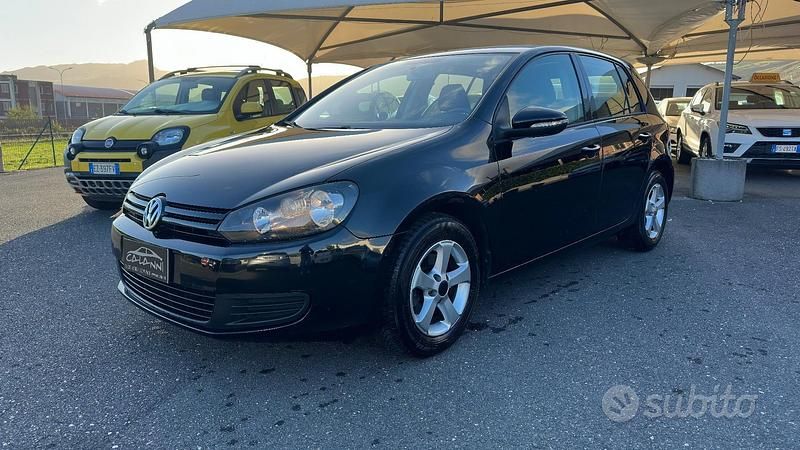 Nero Usata 2010 VW Golf VI Trendline Tre volumi | 5790 € (Buon prezzo) - Immagine 1/4