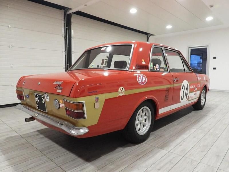Begagnad Ford Cortina 84 HK (61 kW) 1967 Röd Sportkupé