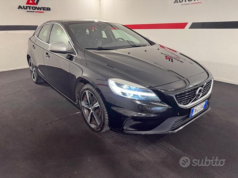 Usata Volvo V40 R-Design 120 CV (88 kW) 2018 Nero Berlina