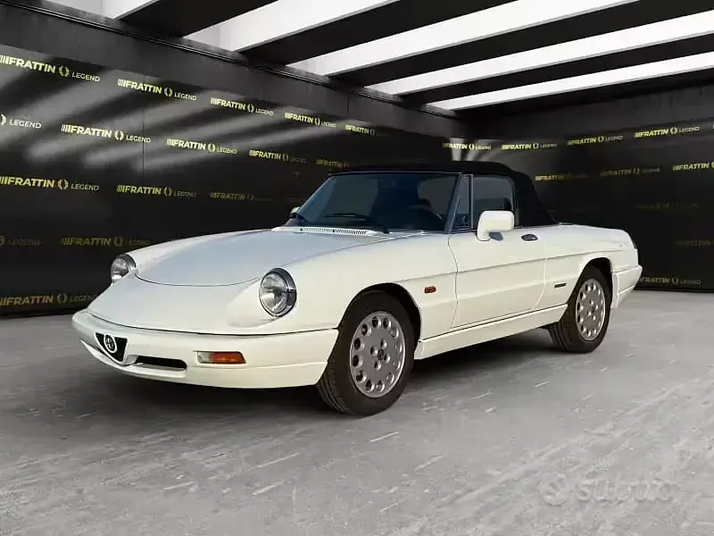 Usata Alfa Romeo Spider 122 CV (89 kW) 1990 Cabrio