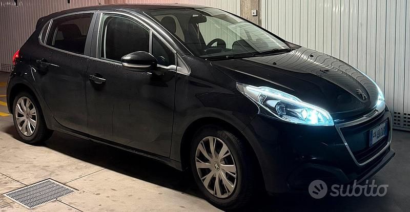 Usata Peugeot 208 Allure 101 CV (74 kW) 2019 Utilitaria