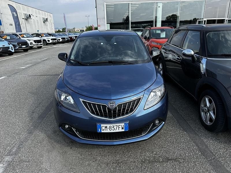 Usata Lancia Ypsilon Gold 69 CV (50 kW) 2023 Blu Utilitaria
