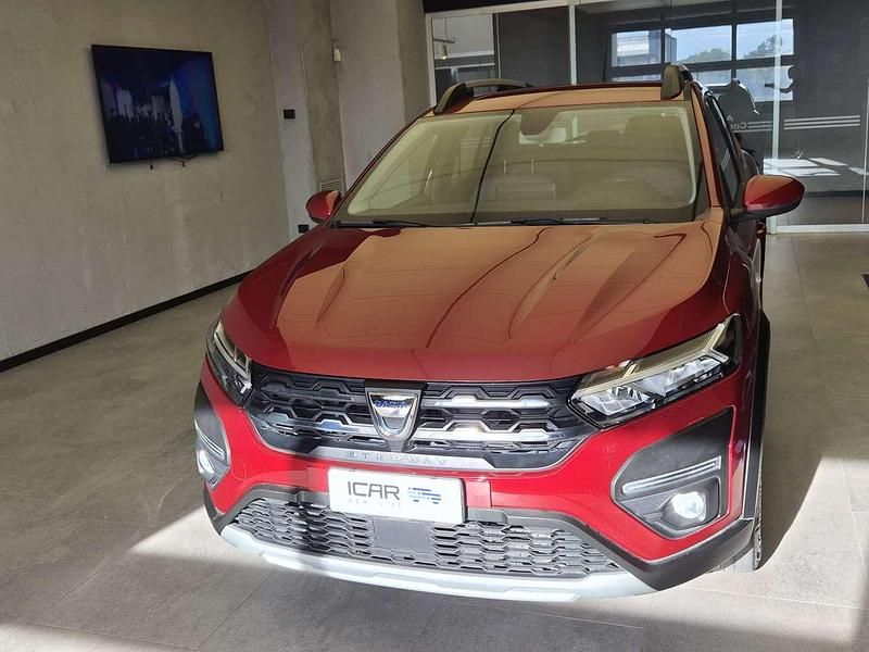 Usata Dacia Sandero Comfort 101 CV (74 kW) 2022 Rosso Utilitaria