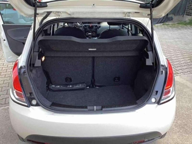 Usata Lancia Ypsilon Silver 70 CV (51 kW) 2023 Bianco Utilitaria