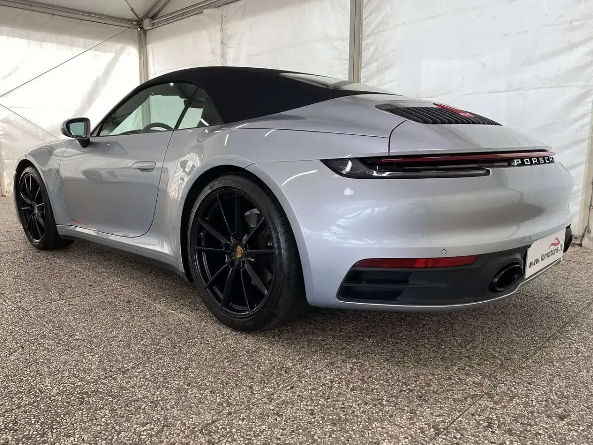 Usata Porsche 911 Carrera Cabriolet 385 CV (283 kW) 2022 Argento Cabrio