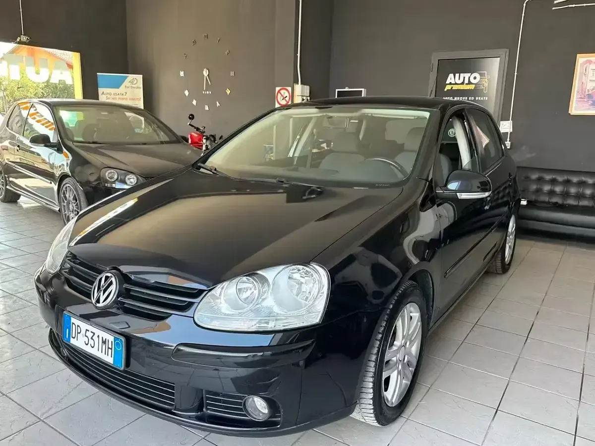 Usata VW Golf VI Comfortline 102 CV (75 kW) 2008 Nero Utilitaria