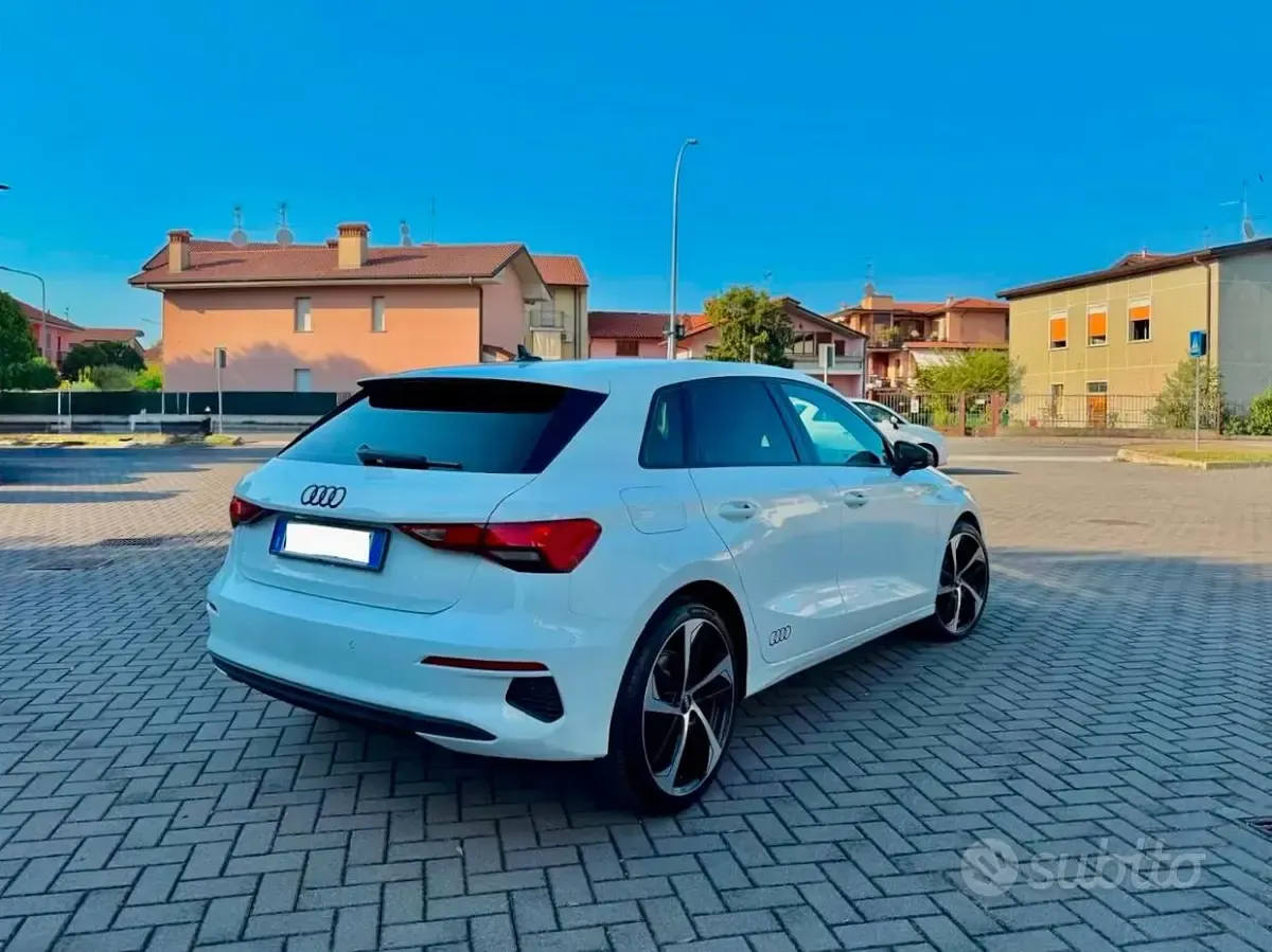 Usata Audi A3 S-Line 150 CV (110 kW) 2023 Bianco Berlina