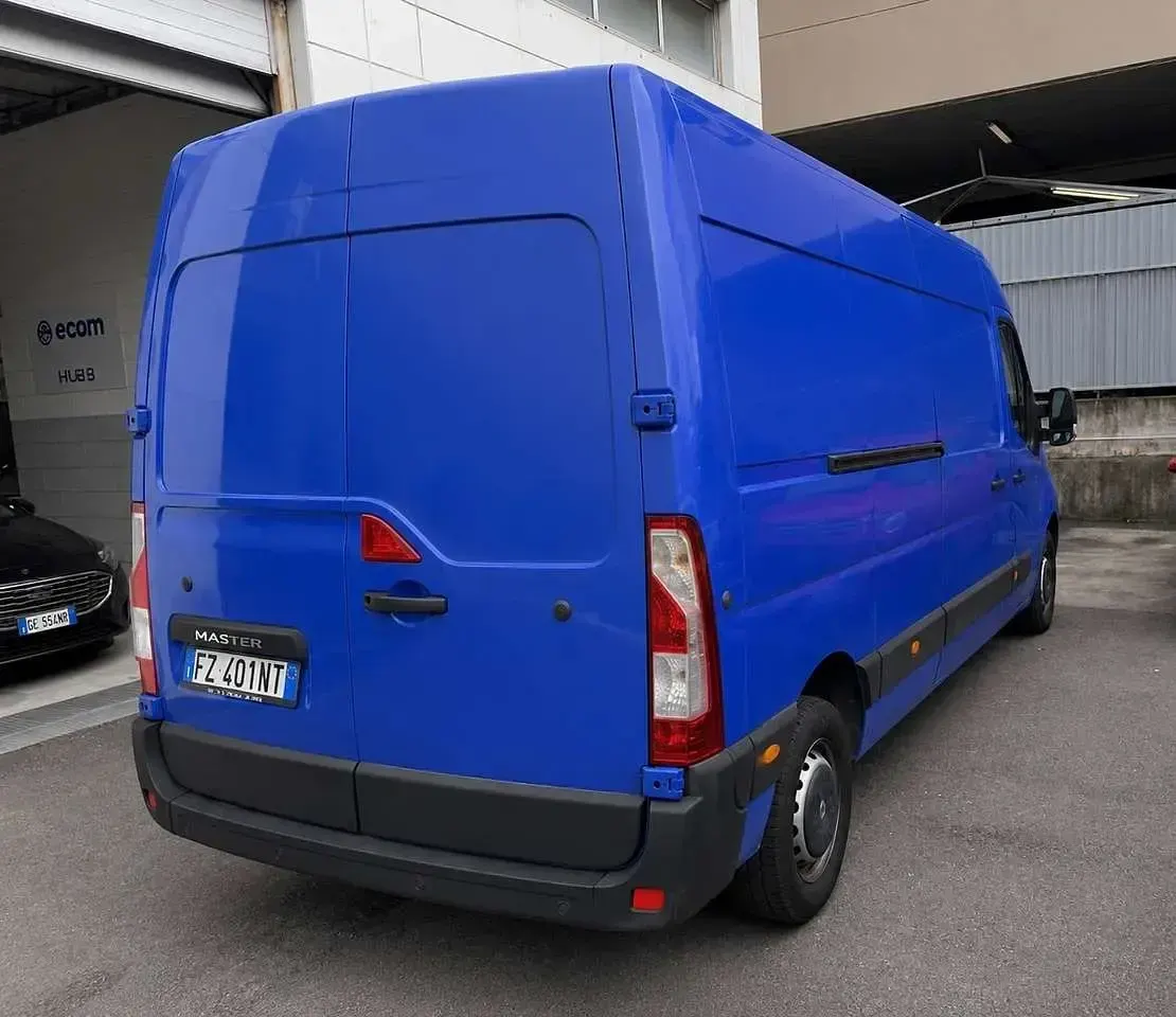 Usata Renault Master 170 CV (125 kW) 2019 Blu/azzurro Furgone