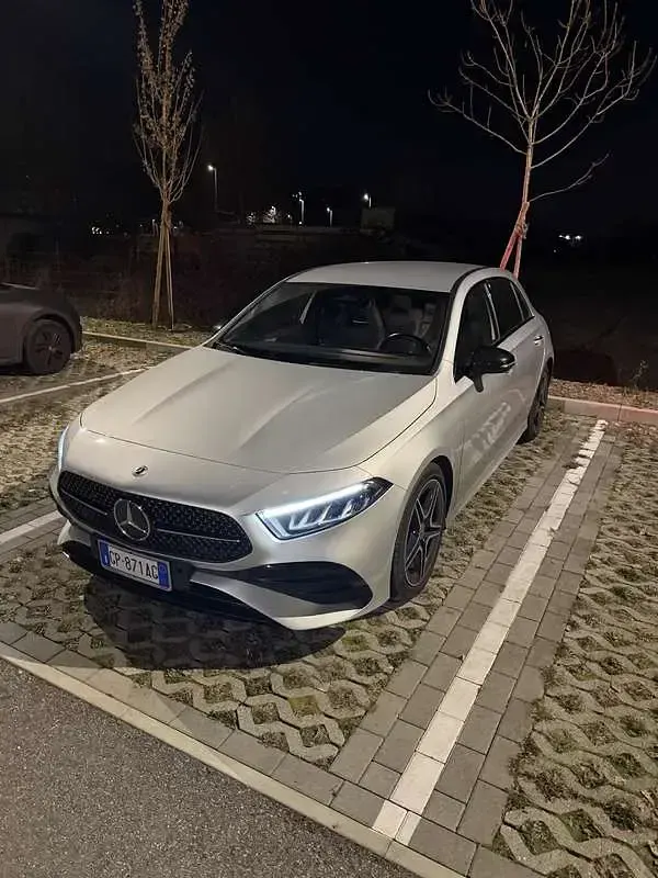 Usata Mercedes A180 AMG Line Premium Plus 116 CV (85 kW) 2023 Berlina