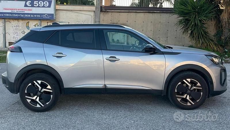 Usata Peugeot 2008 Allure 101 CV (74 kW) 2023 SUV