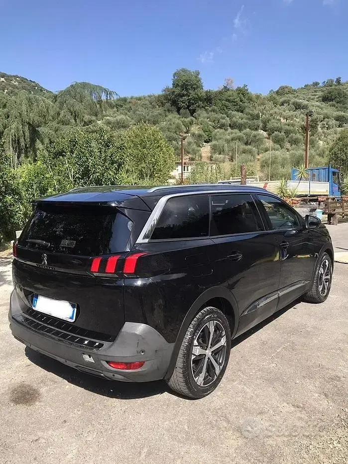 Usata Peugeot 5008 Active 120 CV (88 kW) 2018 Nero SUV